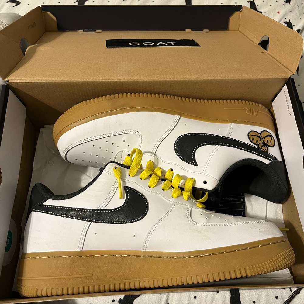 Nike Men's White and Black Sneakers